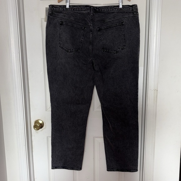 Abercrombie & Fitch The 90’s Straight Ultra High Rise Jeans - Picture 2 of 6